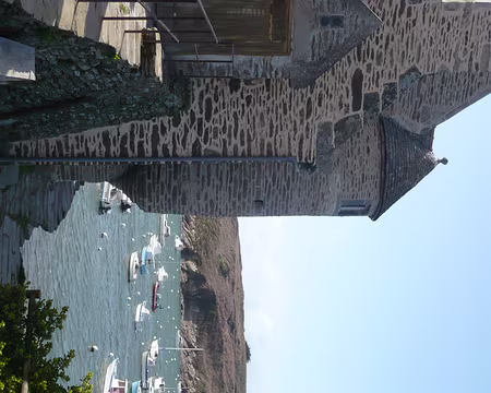 P1060085 Vieille maison fortifiée (?)