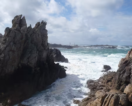 P1060214 Au loin le phare du Nividic