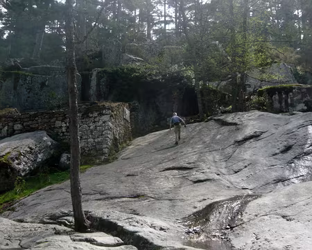 PXL051 Vers le moulin à huile