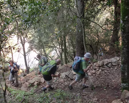dans les Calanches l'ancien chemin de Porto à Piana