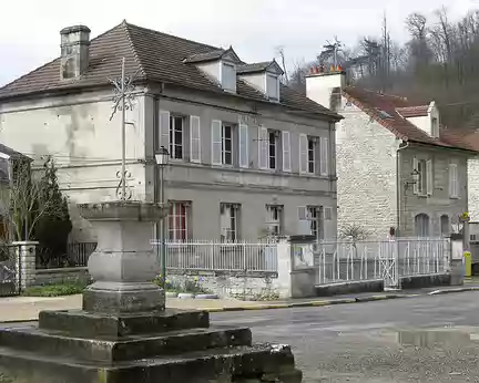 014 Bonneuil-en-Valois : la mairie