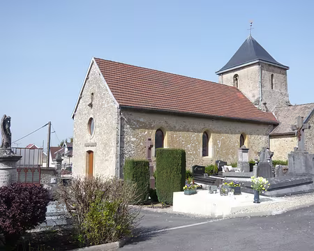 PXL011 Dans le charmant cimetière de Mailly-Champagne