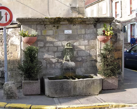 001 Départ de Viarmes, passage près d'une fontaine