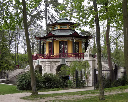 019z810 L'Isle-Adam : le Pavillon Chinois