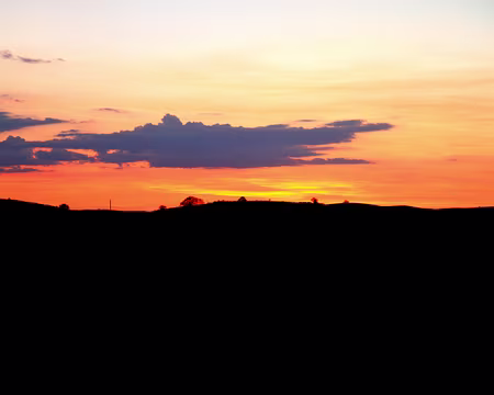PXL043 crépuscule sur monts d'Aubrac