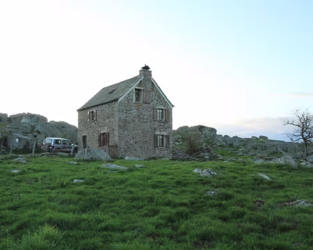 PXL099 le téléphone ne passe que sous l'arbre, comme dans le film !