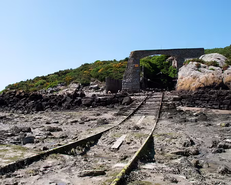 Chausey, juin 2010 Sauvé ! Une voie ferrée