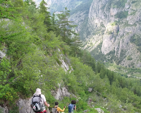 PXL033 Descente par les pentes raides de la Via Novo