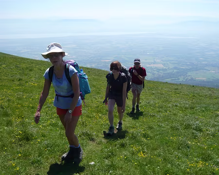 PXL003 Arrivée au Colomby de Gex sur fond de lac Léman et de Mont Blanc