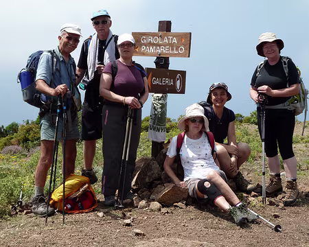 PXL055 Debout, assis, accroupis... et ce n'est qu'un début... les coups de chaleur restent à venir !