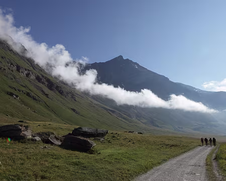 IMG19696 Vendredi 13 août, départ du Saut, au pied de la Grande Sassière (3747m)