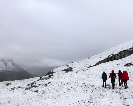IMG19988 Dans la nuit de samedi à dimanche, la limite pluie-neige s'est abaissée à 2200 mètres. Départ du Saut (2280m) à 7 heures