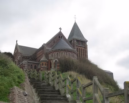 PXL031 Eglise St-Martin de Mers-les-Bains, style romano-Bysantin bâtie de 1928 à 1934