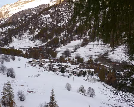 PXL112 Village en hiver ... (Chiesa)