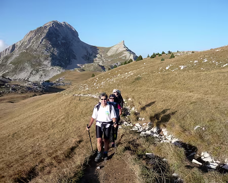PXL020 Randonneurs souriants malgré la fatigue d'une journée sportive