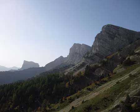PXL011 A gauche, le Mont-Aiguille (2 085 m)