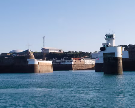 11RW06-25 Entrée du Port de Saint Hélier à Jersey