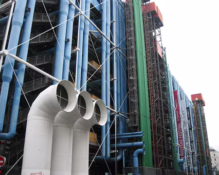 PXL050z929 Centre Pompidou