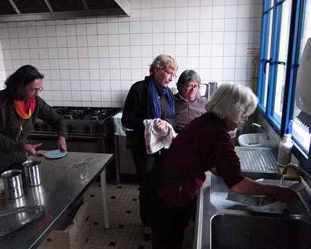 029 Vaisselle au gîte de Beuzec