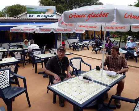 PXL050 AH bah la voilà la buvette, j'avais raison !