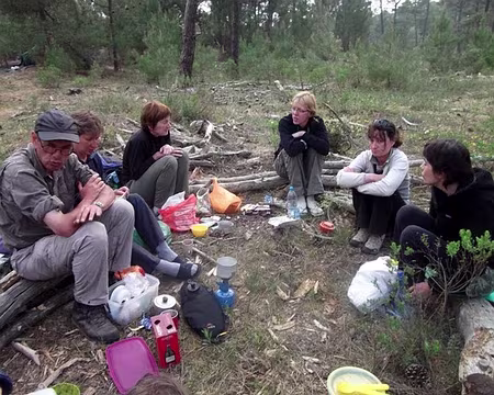 PXL059 Là, on attend le dessert ; une pièce montée lyophilisée si mes souvenirs sont bons ...