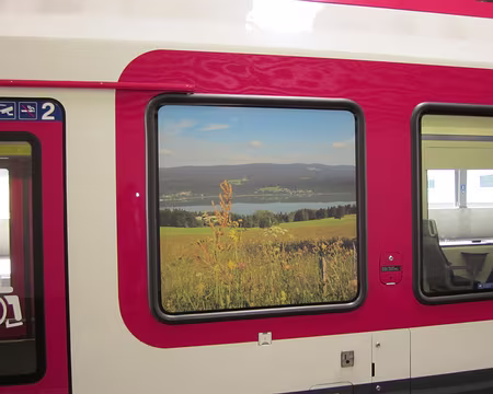 PXL000 Notre train de Vallorbe au Brassus affiche déjà la couleur.