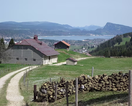 PXL002 Des hauteurs du Brassus, le lac de Joux nous offre un beau point de vue.