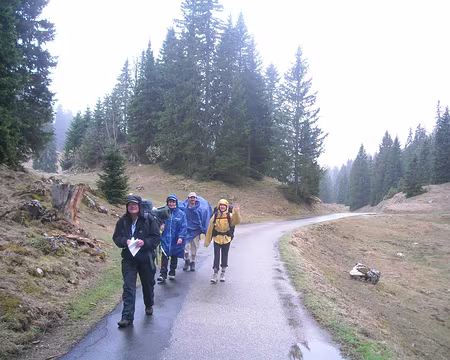 PXL014 J2: Sous la cape de pluie, toujours le sourire!
