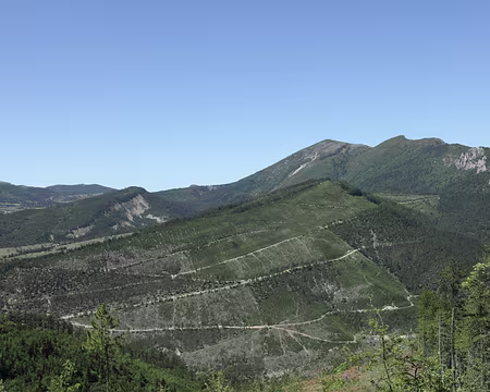 IMG_5425 A doite, les crêtes de la montagne de Tarsimoure, que nous allons parcourir