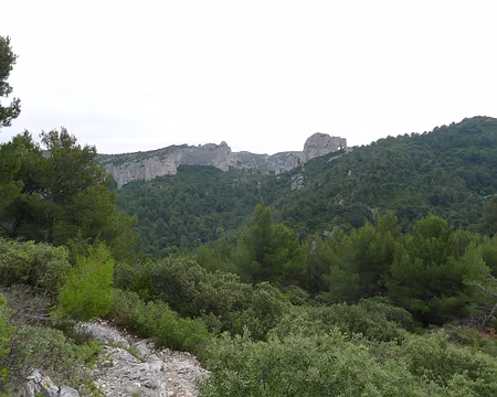 011 Le Rocher des Deux Trous, vu de loin.