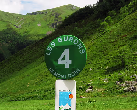 u En bas de la piste vers le Mont Dore