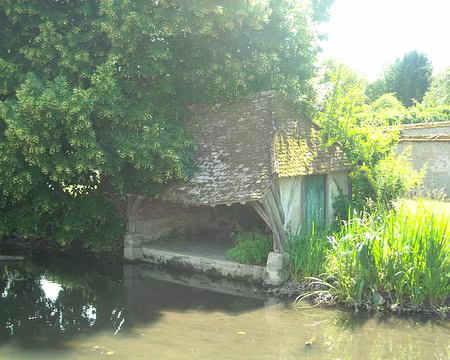 PXL020 Un des nombreux lavoirs!