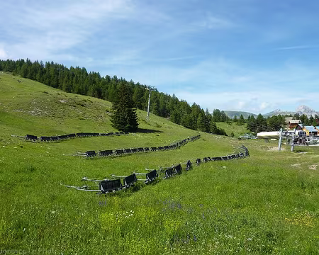 P1060701 les télésièges sont rangés pour l'été...