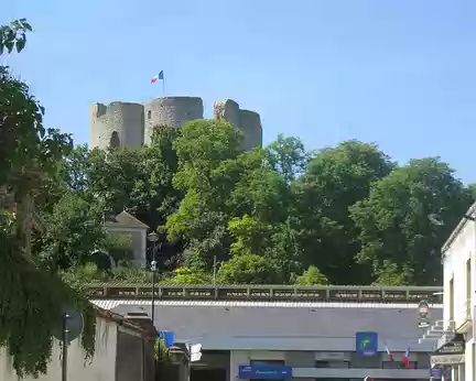 PXL017 La Tour de Guinette, donjon du château, datant du XIIè siècle