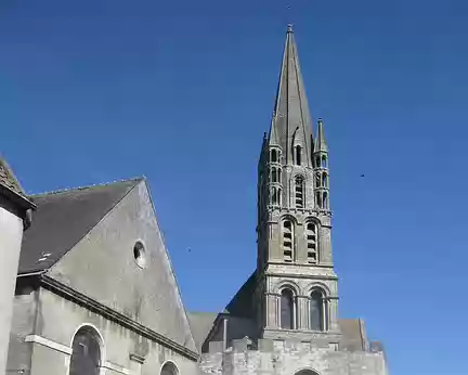 PXL021 Chapelle de l'Hôtel-Dieu XVIè siècle et Collégiale Notre-Dame-du-Fort