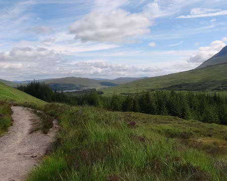 PXL032 Au loin, les sommets chauves des Black Mounts