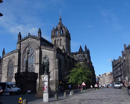 PXL044 La cathédrale St Gilles à Edimbourg avec son clocher ajouré