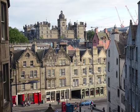 PXL046 Le château d'Edimbourg vu de Grassmarket