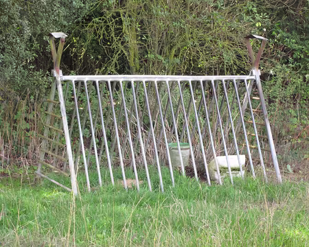 PXL020 Il ne manque que la toile de tente.