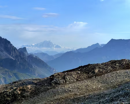 PXL057 Le Mont Blanc derrière nous, au nord.
