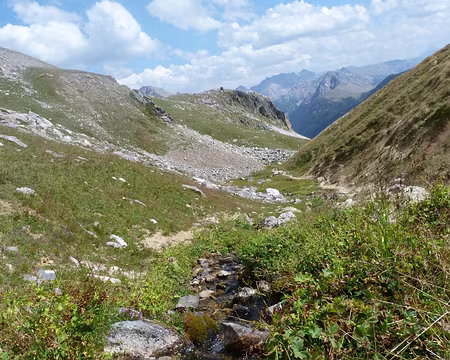 PXL097 La vallée se resserre