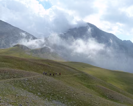 PXL119 Descente sur Montgenèvre, le Chaberton dans les nuages.