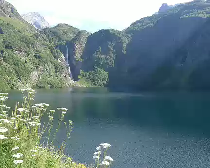 078 ... mais surtout de merveilleux lacs (lac d'Oô)