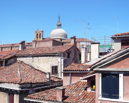 PXL207 De la fenêtre de notre palais vénitien
