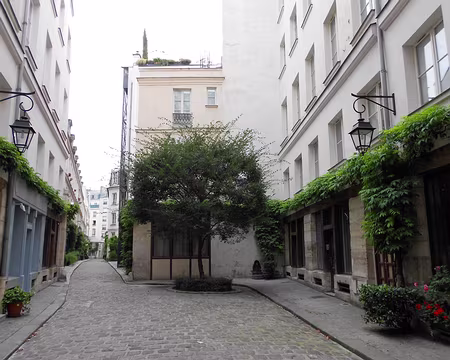 PXL002 Cour Damoye abrite des galeries d'art et des ateliers d'artistes