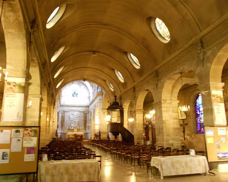 PXL010 ...agrandie en 1712, elle devint l'église paroissiale du Faubourg