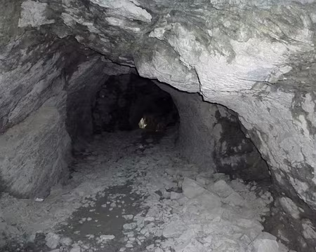 PXL015 16 Dans les entrailles du Pertuis du Viso