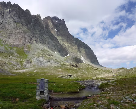PXL042 42 Dans le vallon di Nona