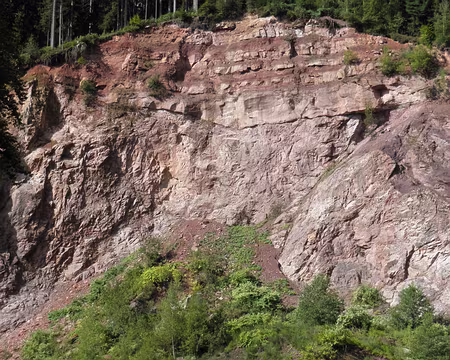 PXL053 limite entre le socle en granit et les couches de grès bigarré au dessus