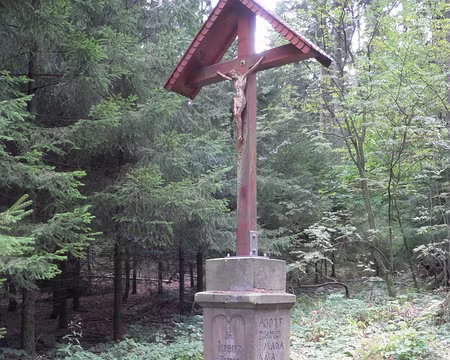 PXL094 assez souvent, dans le passé, des particuliers ont voulu se faire inhumer en forêt ou dans les champs de leur propriété